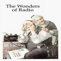 Stariji muškarac sluša čuda radija sa slušalicama, dok se njegova supruga naslanja na leđa pokušavajući čuti. Ima radio novine