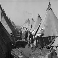 Arkansas: izbjeglice, 1937 Ulica Šatora U Kampu U Gradu Forrest, Arkansas, Nakon Poplave Rijeke Ohio. Fotografija Edvina Lockea