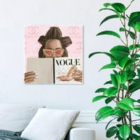 Wynwood Studio Mode and Glam Wall Art Print 'Magazin i kovrčavi frizure - ružičasta, bijela