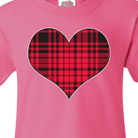 Mlada majica u jarkom crvenom kavezu sa srcima
